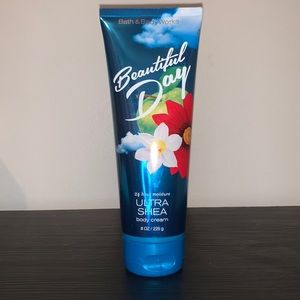 Bath & Body Works Beautiful Day 8 oz body cream